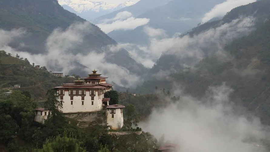 Lhuntse Dzong