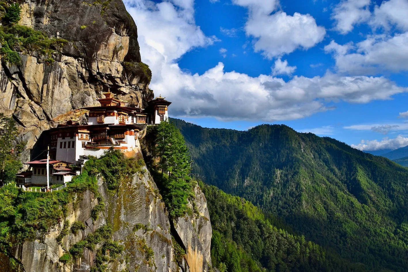 Why Visit Bhutan Once in a Lifetime?